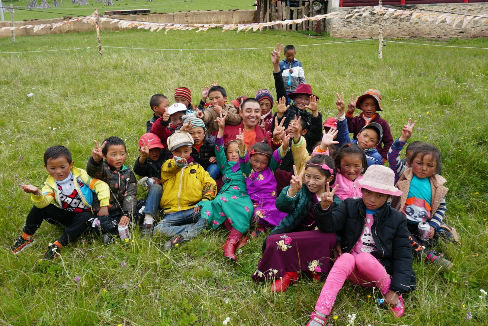 天博网页版-天博(中国)公益回顾丨家国同欢月同圆 温暖满载甘孜州(图14)